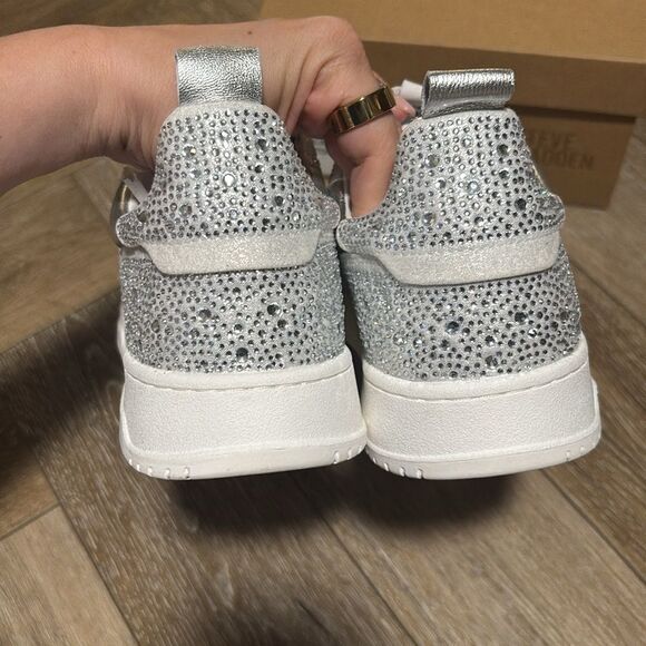 NIB Steve Madden Women's Everlie Sneaker - Picture 5 of 7